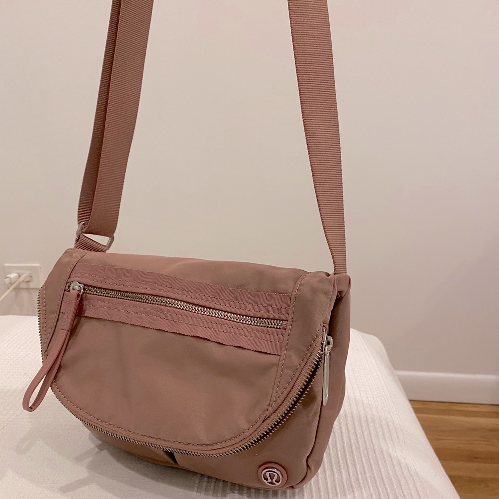 Lululemon bag